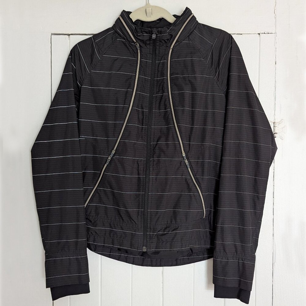Athleta Reflective Running Jacket Small Thumbholes Zip Pockets